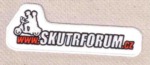 Nášivka www.SKUTRFORUM.cz tříbarevná bílá 13 cm x 4,5 cm